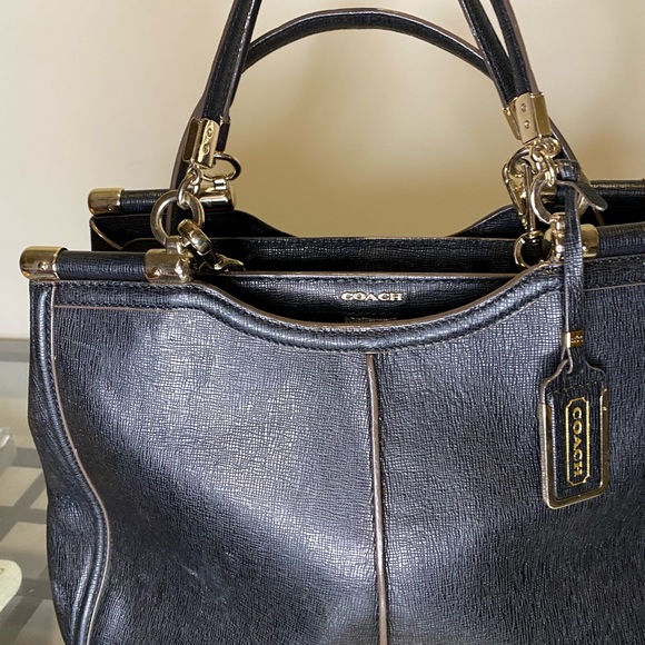 Authentic Coach Large Handbag - Picture 3 of 5